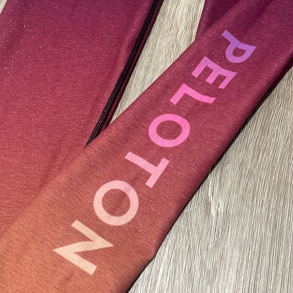 PELOTON Shimmer Legging - Picture 1 of 4